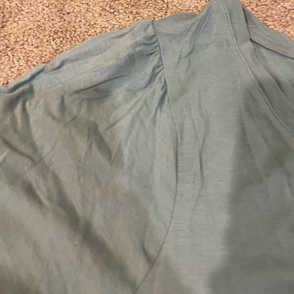 Lane Bryant 3/4 Length Sleeve V-Neck Top - Picture 4 of 6